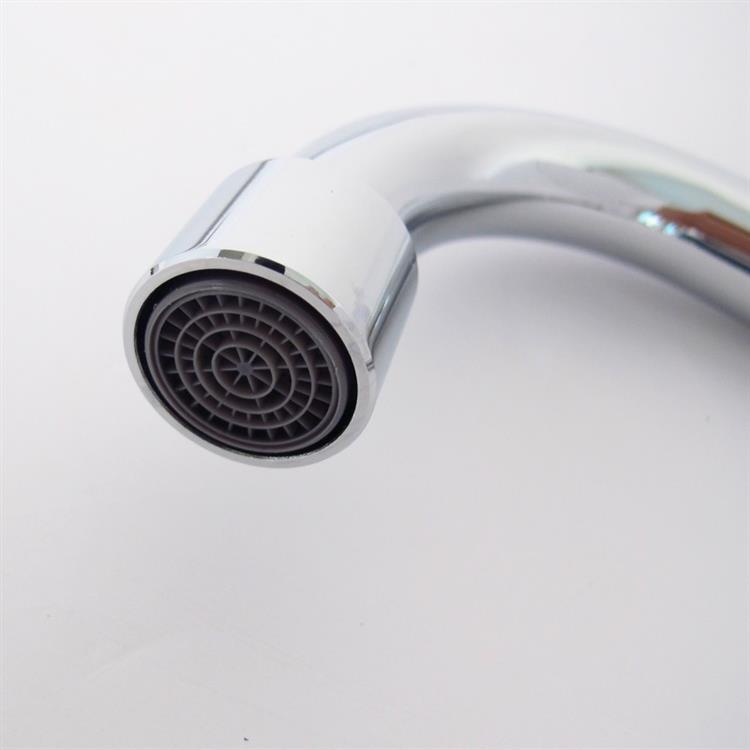 water kitchen faucet