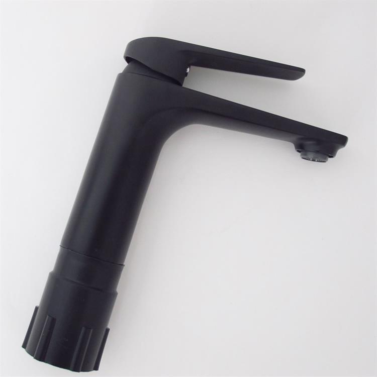 black hot cold water mixer