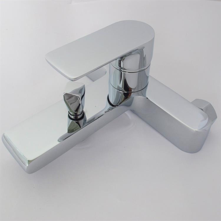 chrome bath faucet