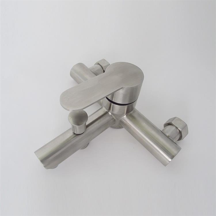 wall mounted bath mixer