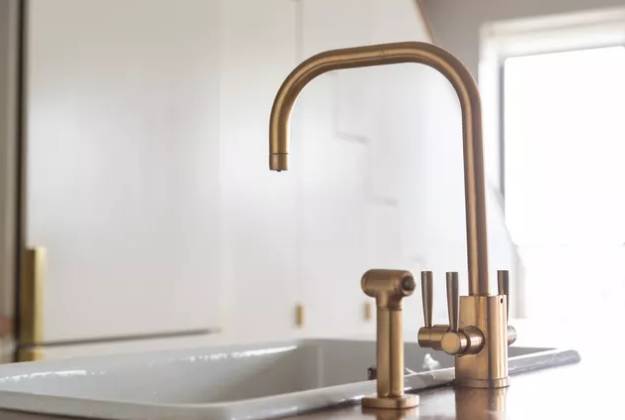 Apart from concealed shower set, how to buy a good kitchen faucet